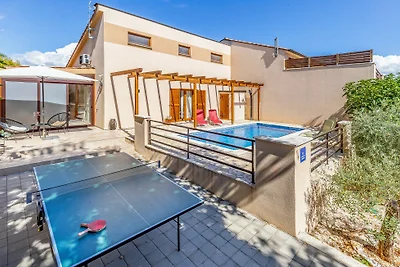 Villa Lona by Villas Guide