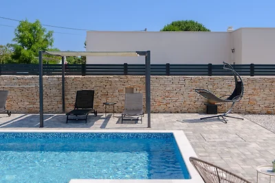 Villa Lana - Cabrunici by Villas Guide