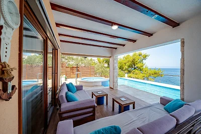 Villa Welcome by Villas Guide