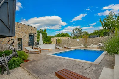 Villa 3QB - Split by Villas Guide