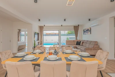 Villa Kristina - Makarska by Villas Guide