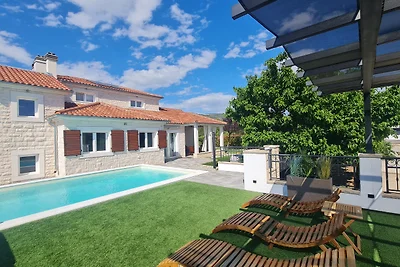 Whitestone Villa by Villas Guide