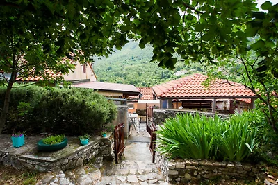 House Mirjana with pool by Villas Guide