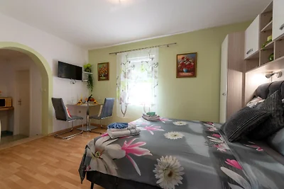Studio apartman Lucija by Villas Guide