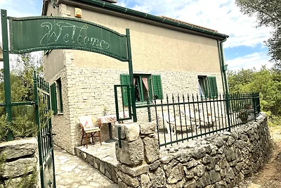 Villa Ruby beachfront by Villas Guide