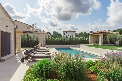 Villa No.18 by Villas Guide