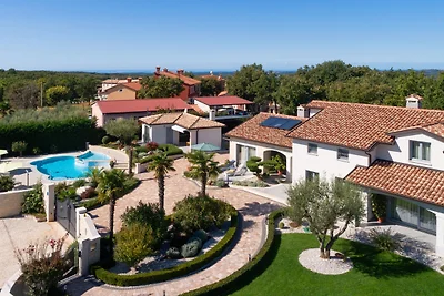 Villa Filton by Villas Guide