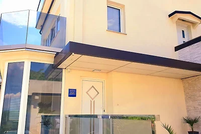 Villa Eduarda pool&whirpool by Villas Guide