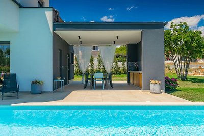 Luxury villa Hedone with pool in Rakalj