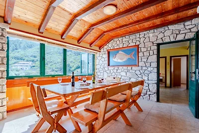 APARTMAN ÐONI 2 by Villas Guide