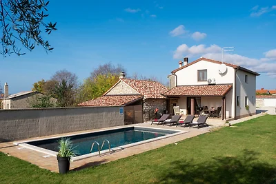 Beautiful Villa Casa Noemi with pool in Porec