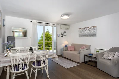 Apartman Sunshine Njivice Krk by Villas Guide