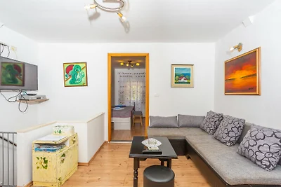 House Mirjana with pool by Villas Guide