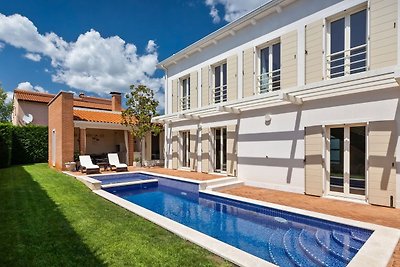 Villa Rafaelle with 3 bedrooms and pool in...