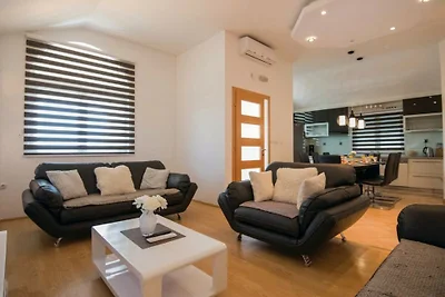 Villa Mia by Villas Guide