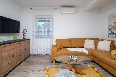 Apartman Sabina 2 by Villas Guide