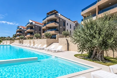 Apartment Megi with Shared Pool & Sea View...