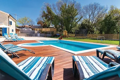 Lukini dvori by Villas Guide