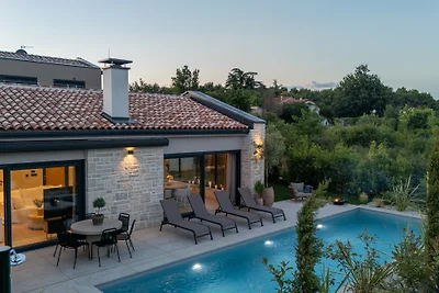 Villa Flores by Villas Guide