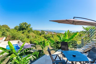 Villa Eduarda pool&whirpool by Villas Guide
