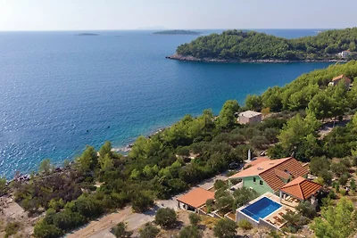 Apartman Mario with pool by Villas Guide