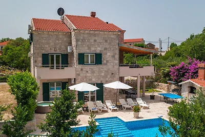 Villa Mapeni by Villas Guide