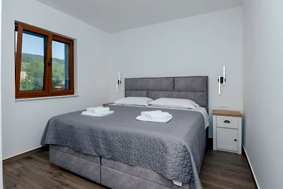 Villa Modriola - Makarska by Villas Guide