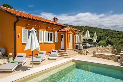 Villa Miholašcica 3 in Island Cres by Villas...