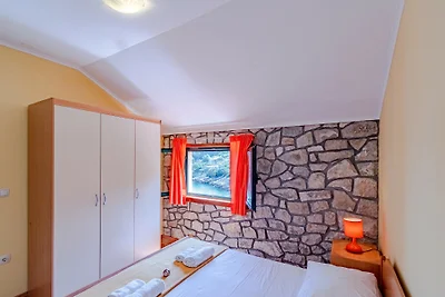 APARTMAN ÐONI 2 by Villas Guide