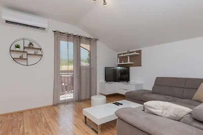 Villa Mateo -Zagvozd by Villas Guide