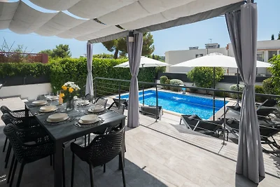 Villa Indie by Villas Guide