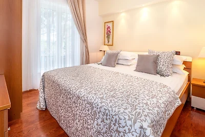 Villa Palace Clara Apartment 2 island Krk by...