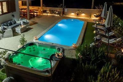 Villa Ivona Oslje by Villas Guide