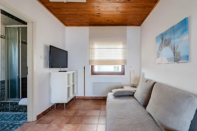 Villa Figs beachfront Apartman 2 By Villas...