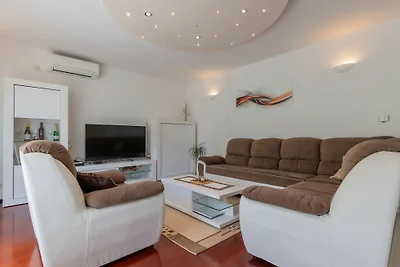 Villa Rusula -Makarska by Villas Guide