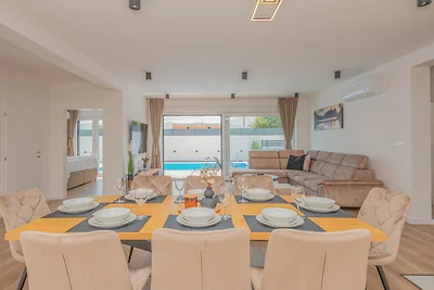 Villa Kristina - Makarska by Villas Guide