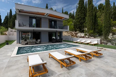 Villa Juma by Villas Guide