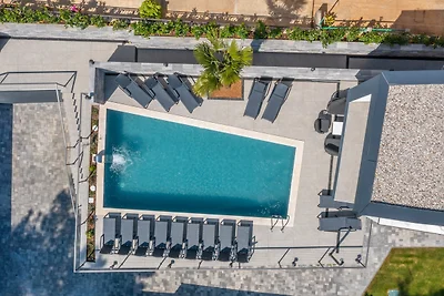 Villa Magica by Villas Guide