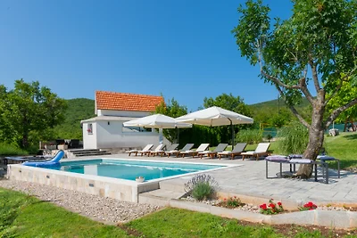 Villa Piplica-Makarska by Villas Guide