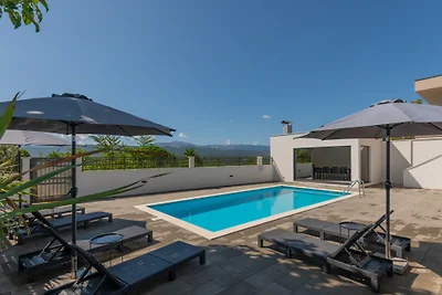 Villa Ella - Makarska by Villas Guide