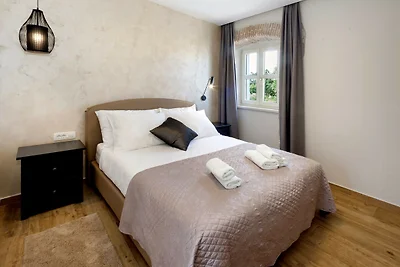 Villa Lori by Villas Guide