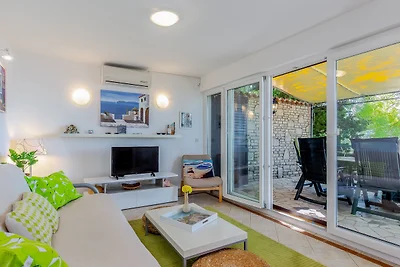 Villa Relax with pool&beachfront by Villas...