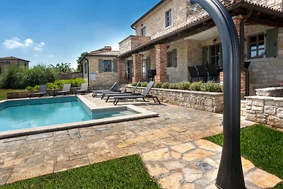 Villa Luna by Villas Guide