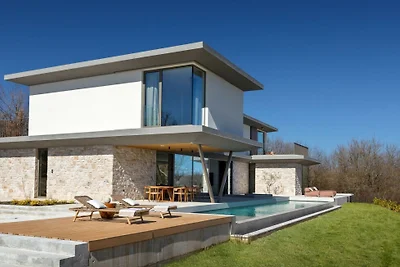 Villa bOX by Villas Guide