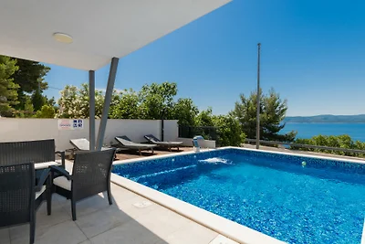 Apartman Mia 3 - Omiš by Villas Guide