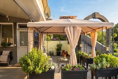 Studio apartment Flora by Villas Guide