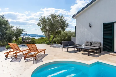 Villa Lucija with pool island Krk by Villas...