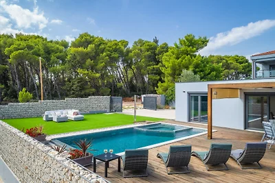 Villa Leana by Villas Guide
