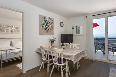 Apartman Sunshine Njivice Krk by Villas Guide