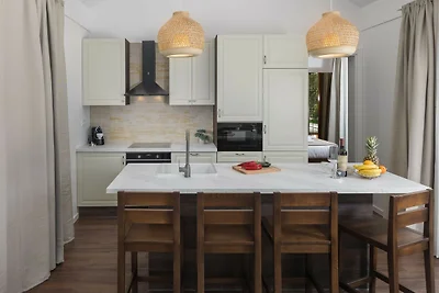Luxury Villa Bay Porto Bus by Villas Guide